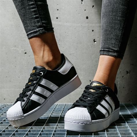 adidas superstar damen weiß schwarz|adidas Originals Women's Superstar Bold Sneaker .